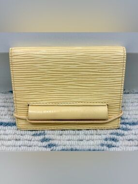 LOUIS VUITTON Unisex Vintage Y2K 2000’s Yellow Epi Leather Elastic Card Wallet